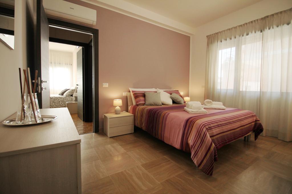 Eur Bright Spacious Terraced Apartment With Private Parking Only For Small Cars Roma Exterior foto